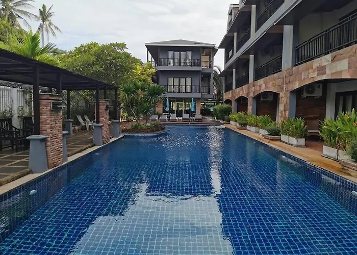 Dd Condominium